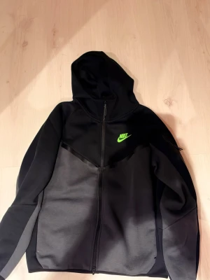 Nike tech fleece - Helt ny nike tech . Storlek S, fraktar samma dag 🤩