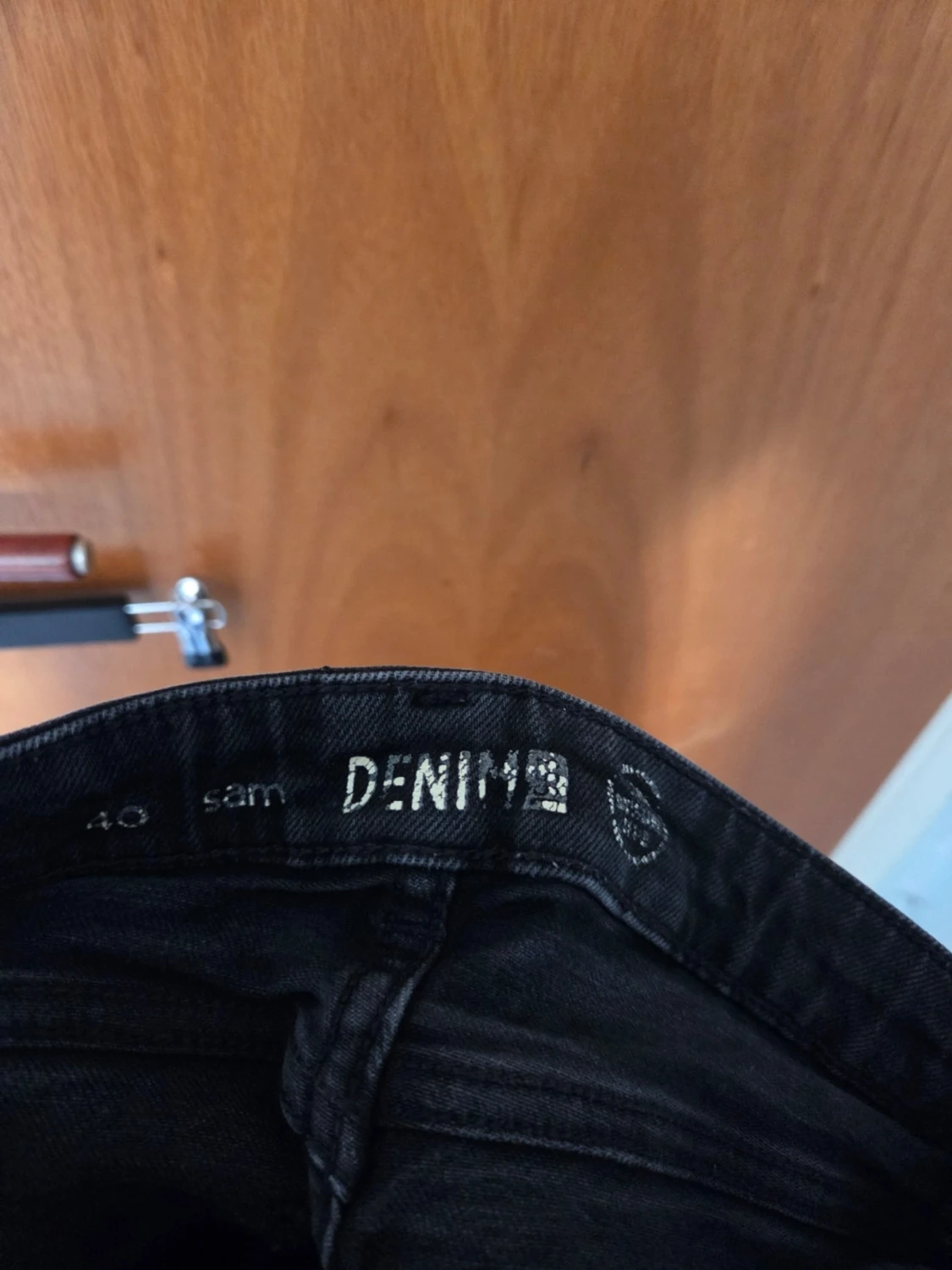 Svarta bootcut jeans med hög midja - 2