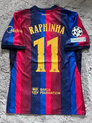 Barcelona 26/27 Raphinha  - En Barcelona tröja för 26/27 Raphinha i spelar version, storlek L