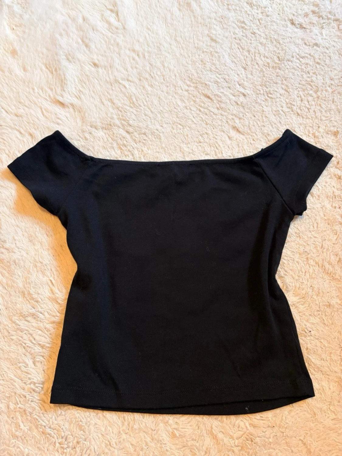Svart off shoulder topp - 1