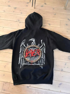 Slayer hoodie - Fett snygg band hoodie, varit en av mina favoriter. Skriv om ni har några frågor eller om ni vill diskutera pris.