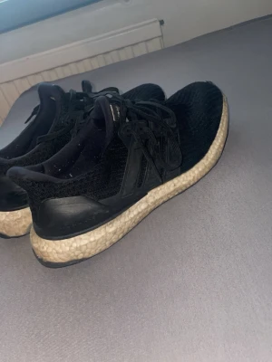 Adidas ultra boost  - Använder inte dem 