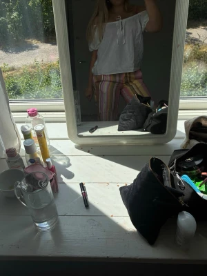 Färgglada linnebyxor Zara  - Säljer dessa slutsålda super fina byxor från Zara! Aldrig använda