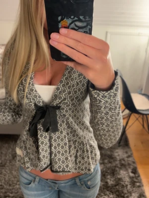 Odd molly kofta  - Skitsnygg o trendig odd molly kofta i supergulligt svartvitt mönster. Priset går att diskutera💓💓