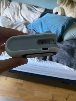 Chipspåse förslutare - Säljer då denna chipspåse förslutaren pga har blivit mycket användning av den. Inget fel på den, ingen liten skada! Funkar exakt som den ska!