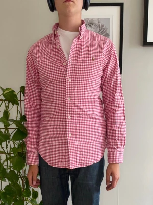 Ralph Lauren Skjorta - Ralph Lauren | Storlek: M | Skick 9/10 | Färg: Rosa/Vit | Nypris: 2000kr | 100% Autentic 