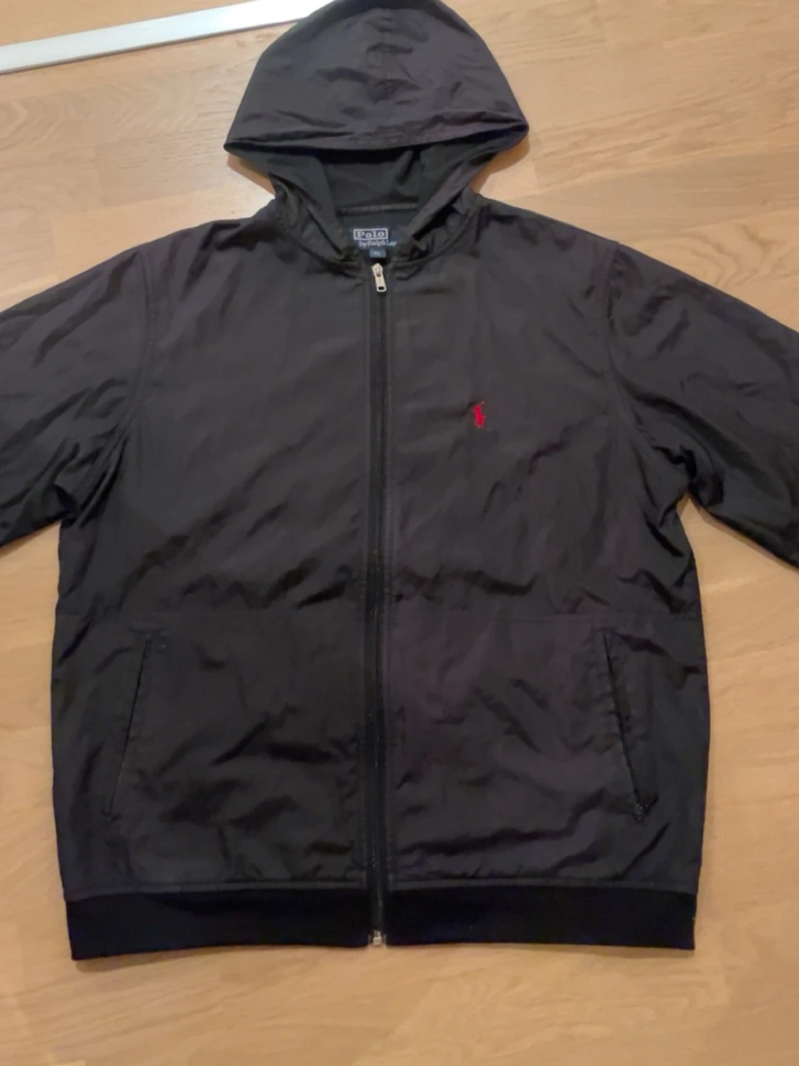 Svart ralph lauren vindjacka