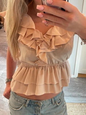 Ljusrosa topp från hm - Trendig ljusrosa topp från hm. Skicka gärna prisförslag🩷
