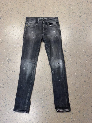   Jack & Jones slim - 29/32 Grymt feta - Grymt pris