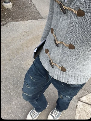 Logg by hm kofta. - Säljer en snygg unik kofta från logg. Sparsamt använd och inga defekter. 