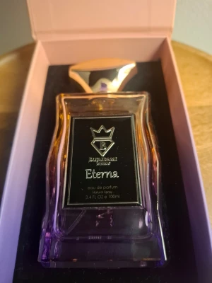 Eterna, Edp - Gillar du Angel Dust så lär du gilla denna. Ca 80% kvar.