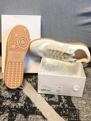Maison Margiela gats - Oanvända, prutning vid snabbköp⚡️. Öppen till frågor. Leverans samma dag 🚚 ⚡️!