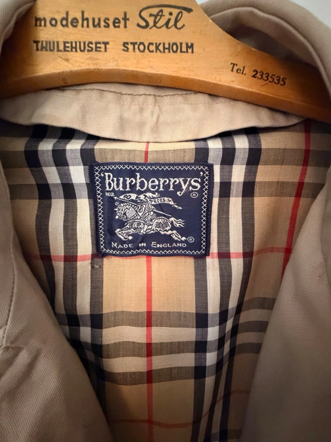 Beige trenchcoat från Burberrys - 1