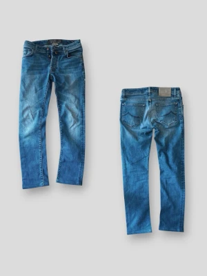 Premium Wash Jacob Cohën Style 622 Comfort Jeans Slim Fit - Eftertraktade Premium Wash Jacob Cohën Style 622 Comfort Jeans | Modell: PW622 COMF Slim Fit | Skick: Mycket fint skick | Material: 98% bomull, 2% elastan (stretch) | Nypris: 5000+ kr | Storlek: W30 | Hör av dig vid minsta fundering 📦