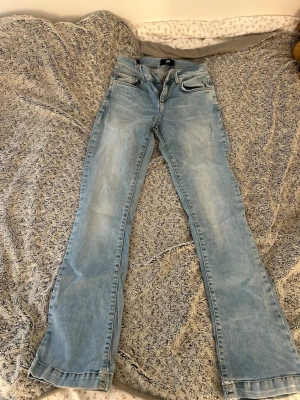 LTB jeans  - Ljusblå midwaist jeans från LTB