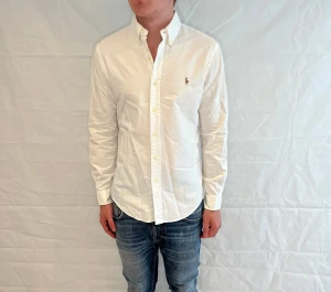 Polo Ralph Lauren Slim Fit Shirt White Men's - Vit slim fit-skjorta i bomull, pre-owned i mycket gott skick.