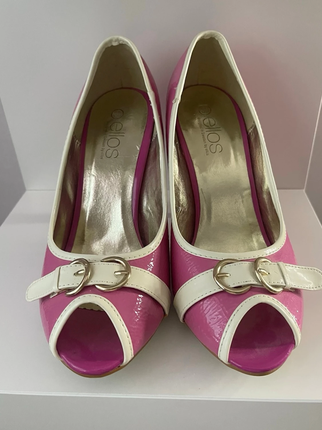 Rosa och vita peep toe klackar - 1