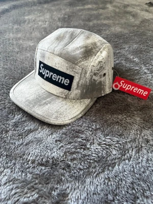 Supreme keps  - Helt ny och oanvänd 