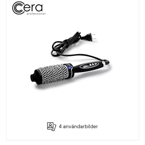 Cera Professional värmeborste - Säljer en Cera Professional värmeborste i svart och silver. Perfekt för att styla håret med volym och glans. Köptes för 799 kr. Inga defekter förekommer då den vart väl omhändertagen