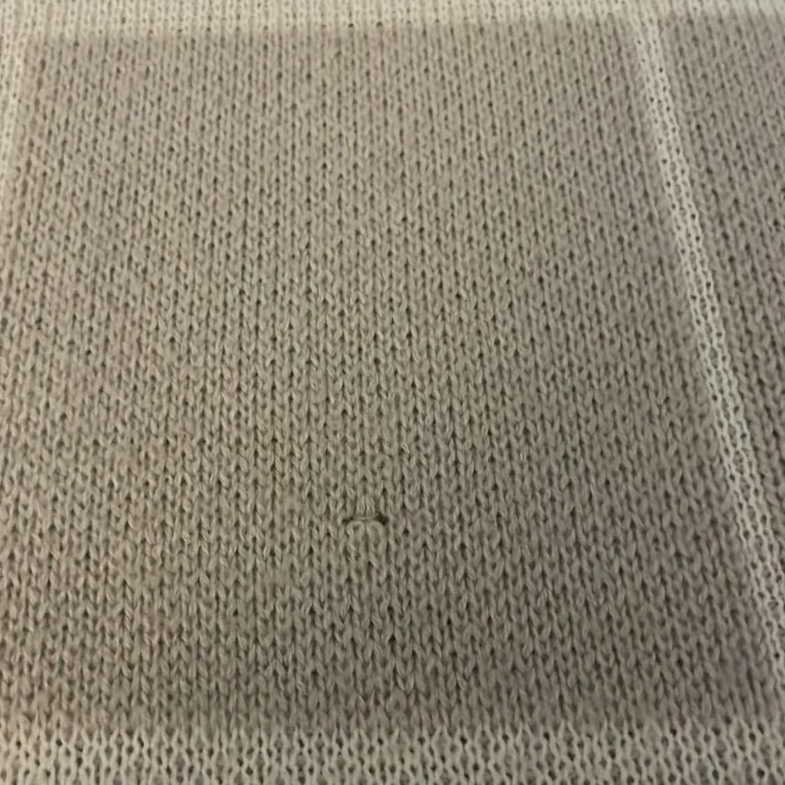 Grå rutig stickad tröja - 91