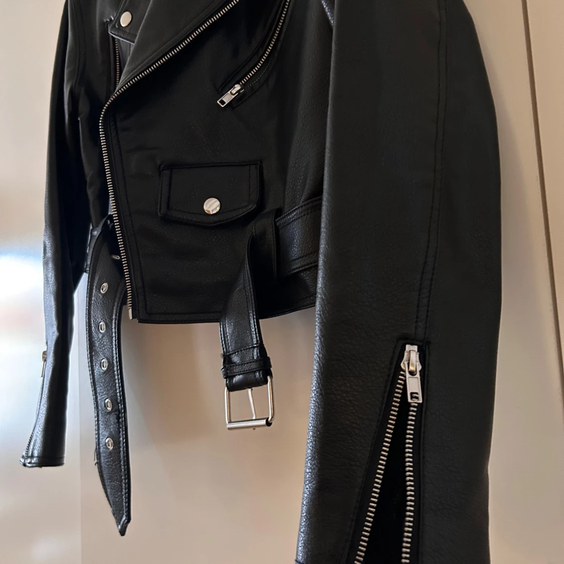 Svart skinnjacka - 92