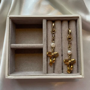 Ella earrings  - 49kr per par, gjorda i rostfritt stål vilket innebär att metallen inte färgar av sig eller tappar färg💐