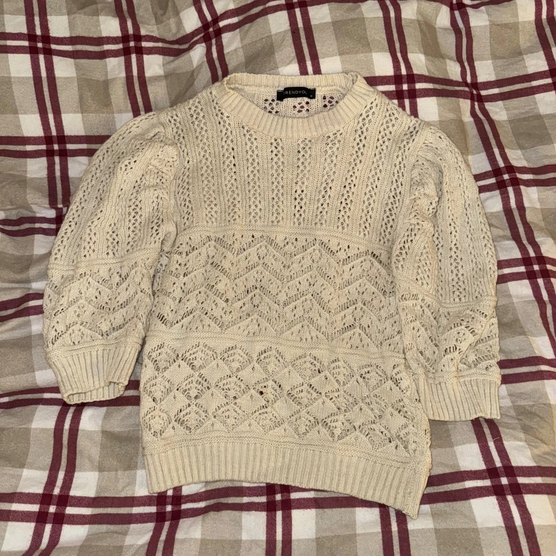 Beige stickad tröja från Trendyol