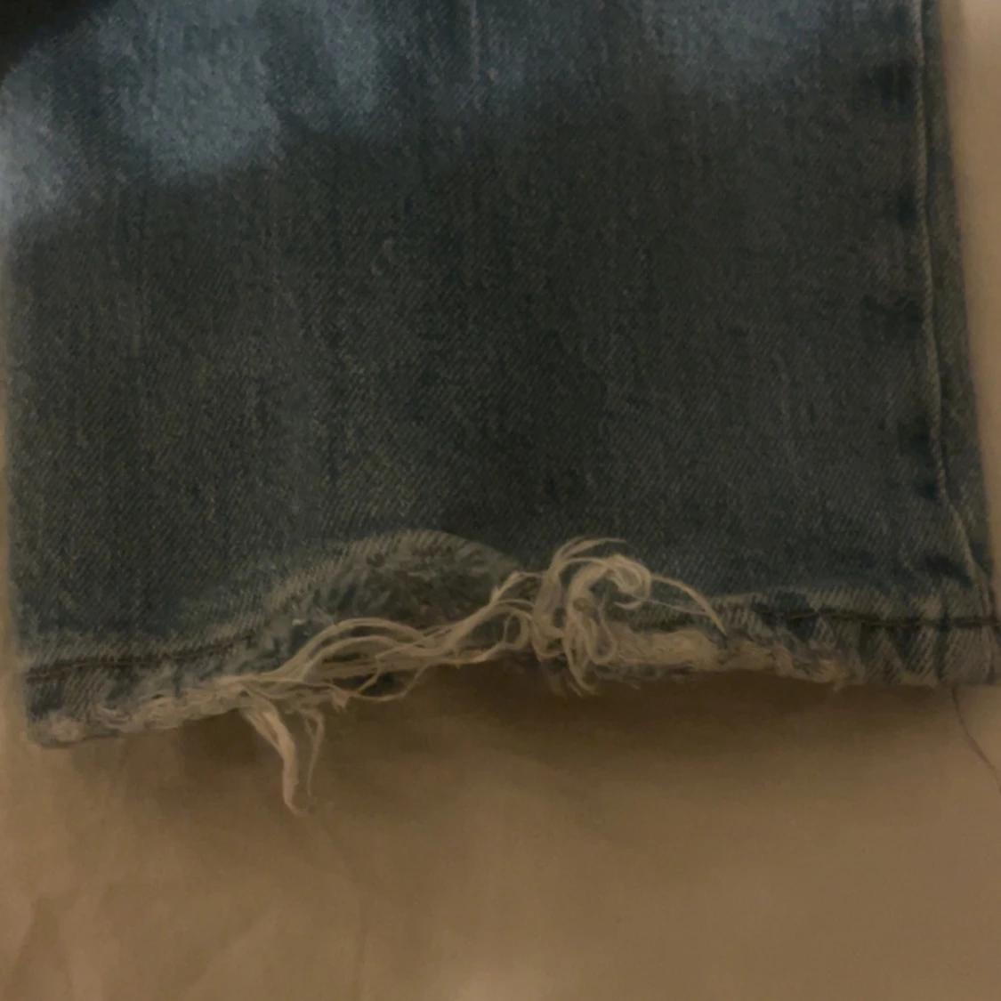 blåa jeans från gina tricot  - 93