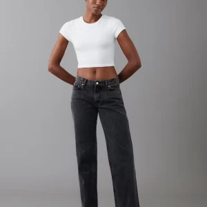 Svarta lågmidjade jeans - Svarta lågmidjade jeans från Gina Tricot🩷