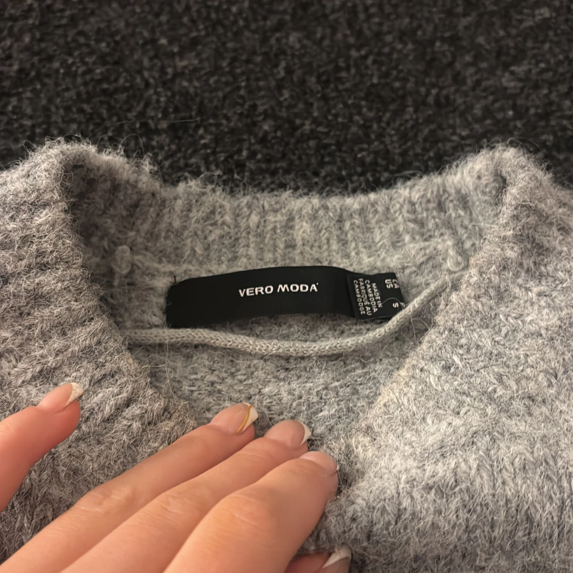 Grå stickad tröja från Vero Moda - 1