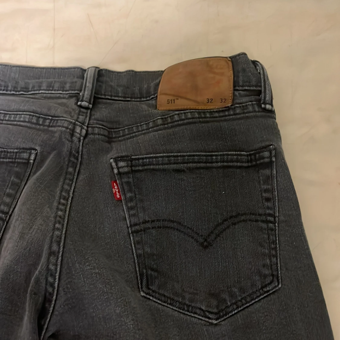 Grå jeans från Levi's - 2