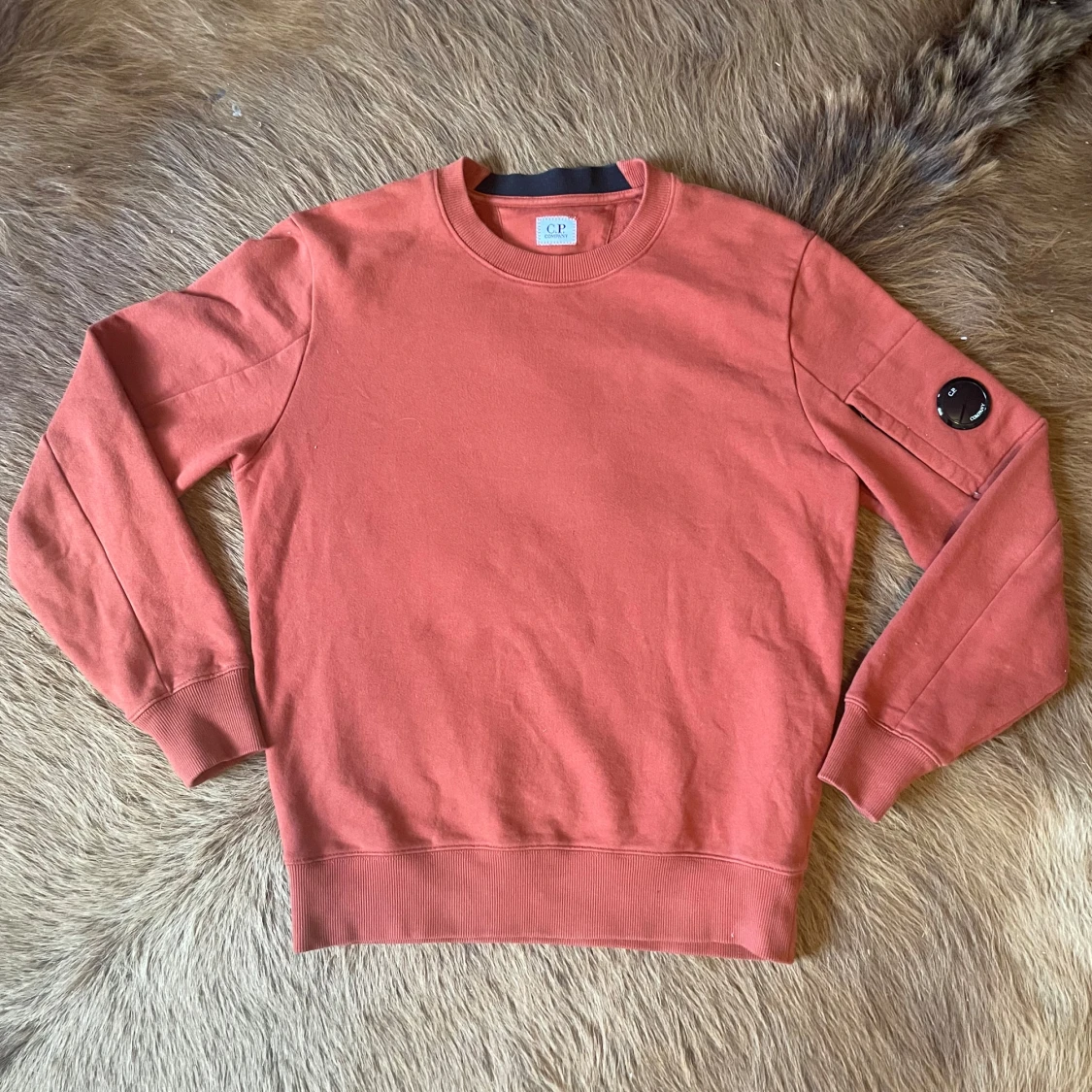 Röd tröja från C.P. Company
