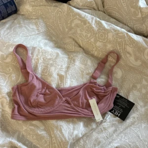 bralette - Från Nelly, helt oanvänd med lappen kvar