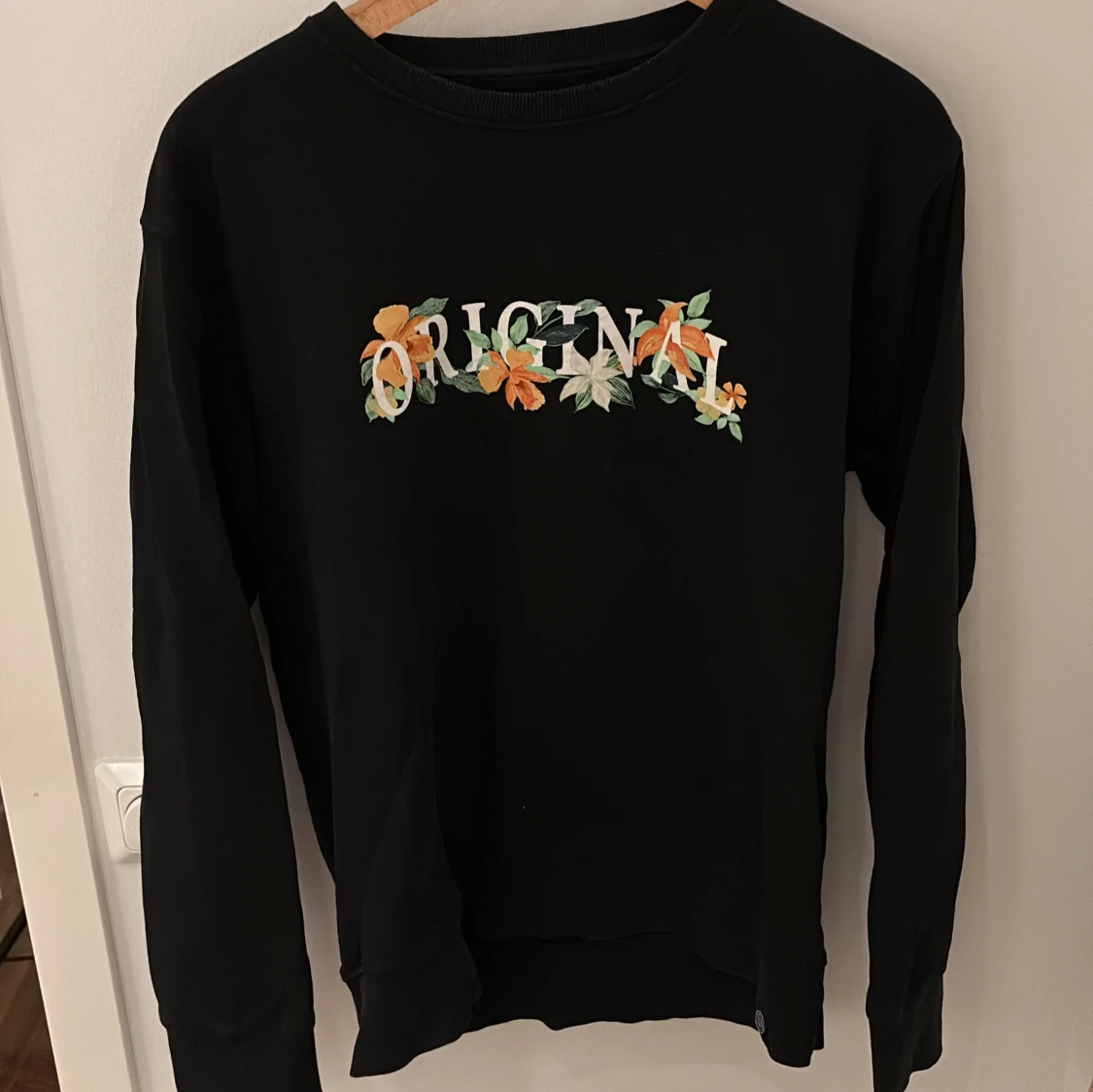 Svart tröja från Shine Original