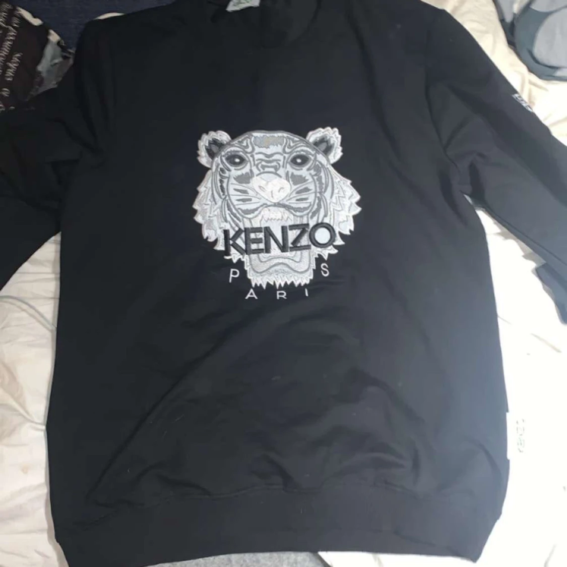 Svart sweatshirt från Kenzo med tigertryck