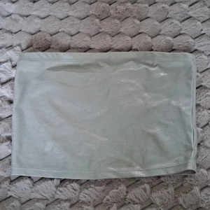 Glittrig topp - Glittrig topp från H&M, använd 2 gånger