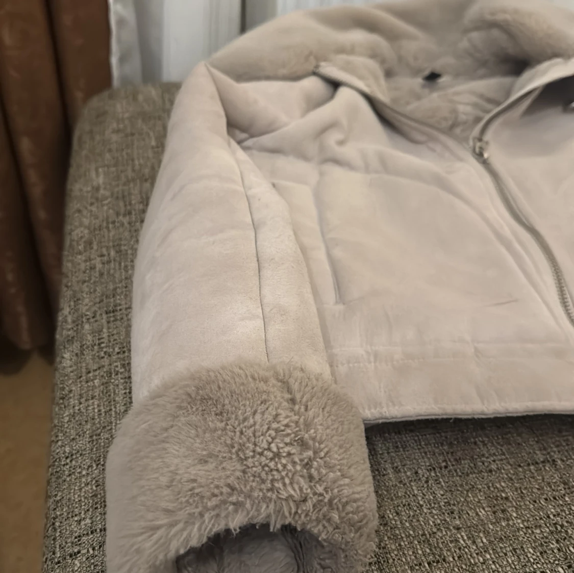 Beige jacka med teddyfoder  - 2