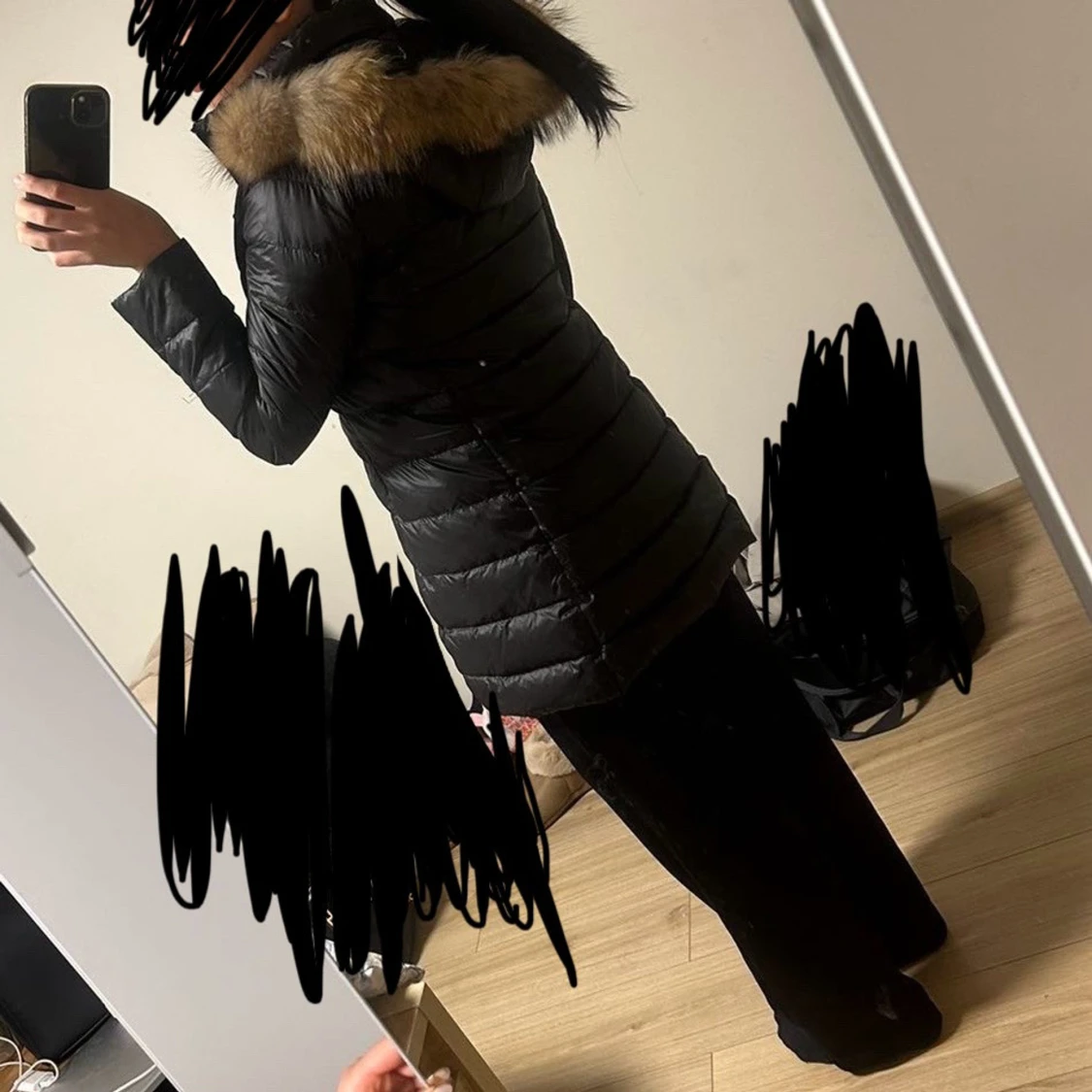 Svart dunjacka med äkta päls - 2