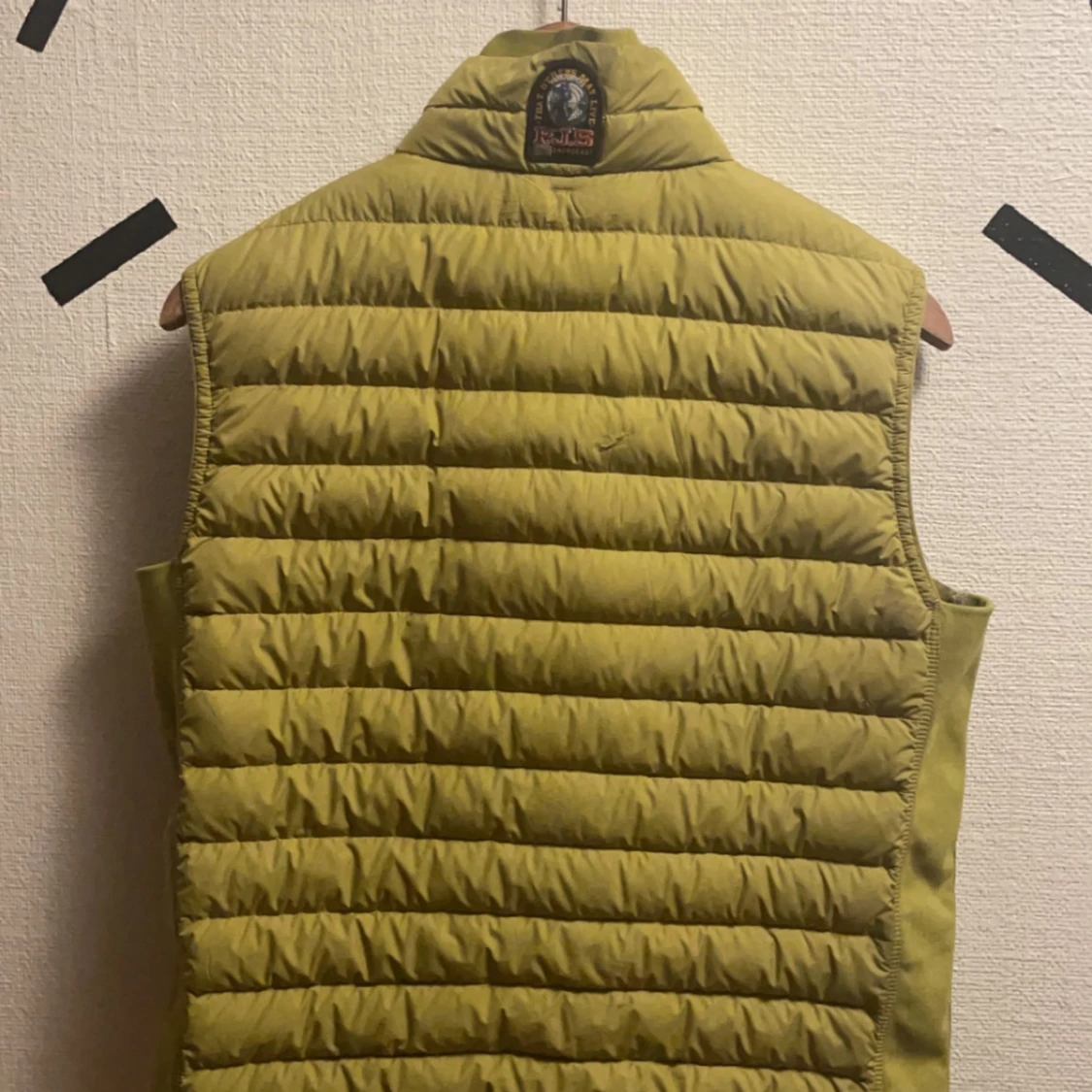 Olivgrön dunväst från Parajumpers - 1