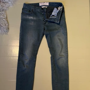 Jacob Cohën Jeans - Säljer nu ett par exclusiva jeans från Jacob cohën Style 688! Priset kan diskuteras vid snabb affär! Skriv vid minsta fundering 🤩