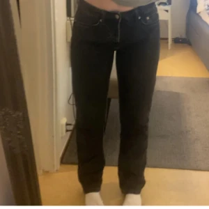 Jeans - Svarta Jeans från lager 157, knappt använda, snabbt köp är prio