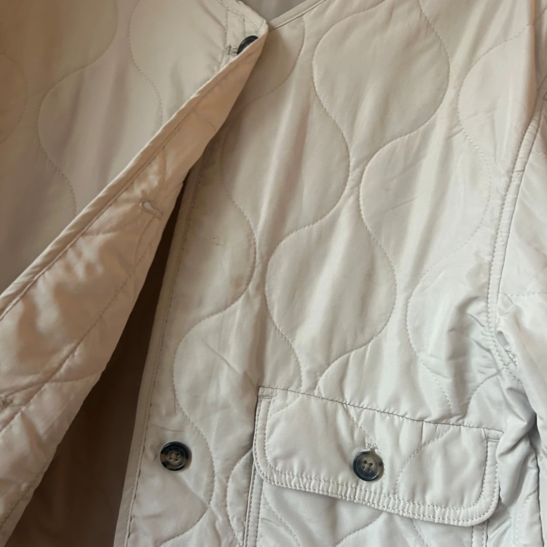 Beige quiltad jacka - 3