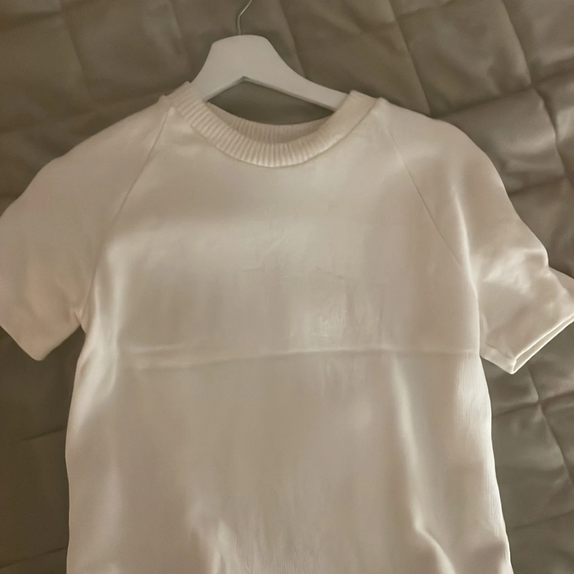 Vit kortärmad tröja - 90
