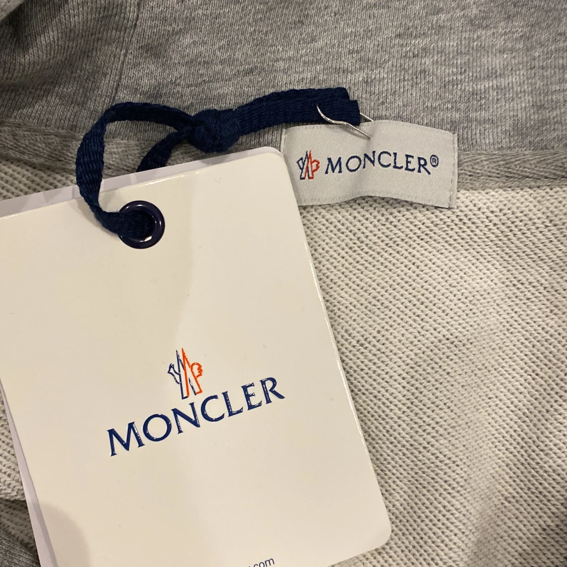 Grå hoodie från Moncler - 91