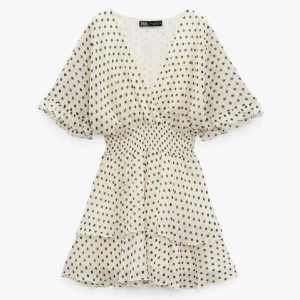 SÖKER - Söker den här klänningen i strlk M, max 150 kr