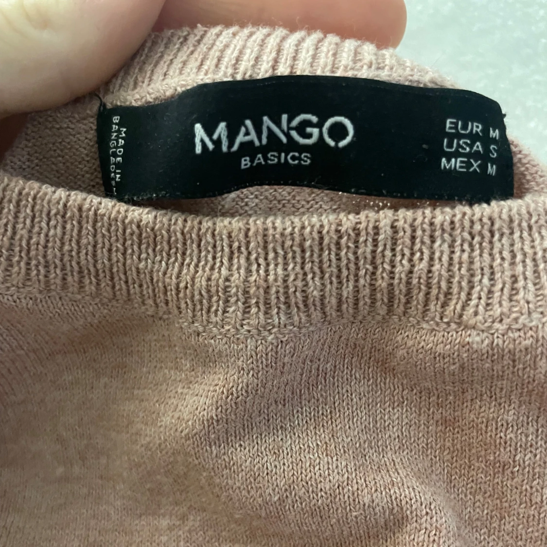 Rosa tröja med volangdetaljer från Mango - 91