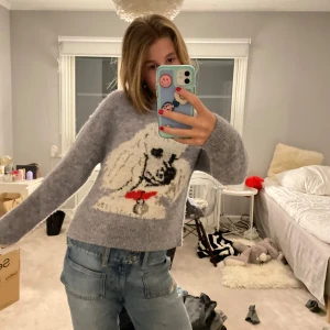 Sååå fin tröja - Super fin tröja från other stories☺️