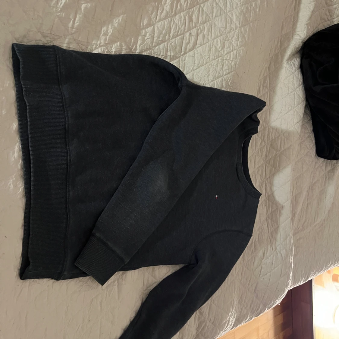 Mörkgrå tröja från Tommy Hilfiger - 90