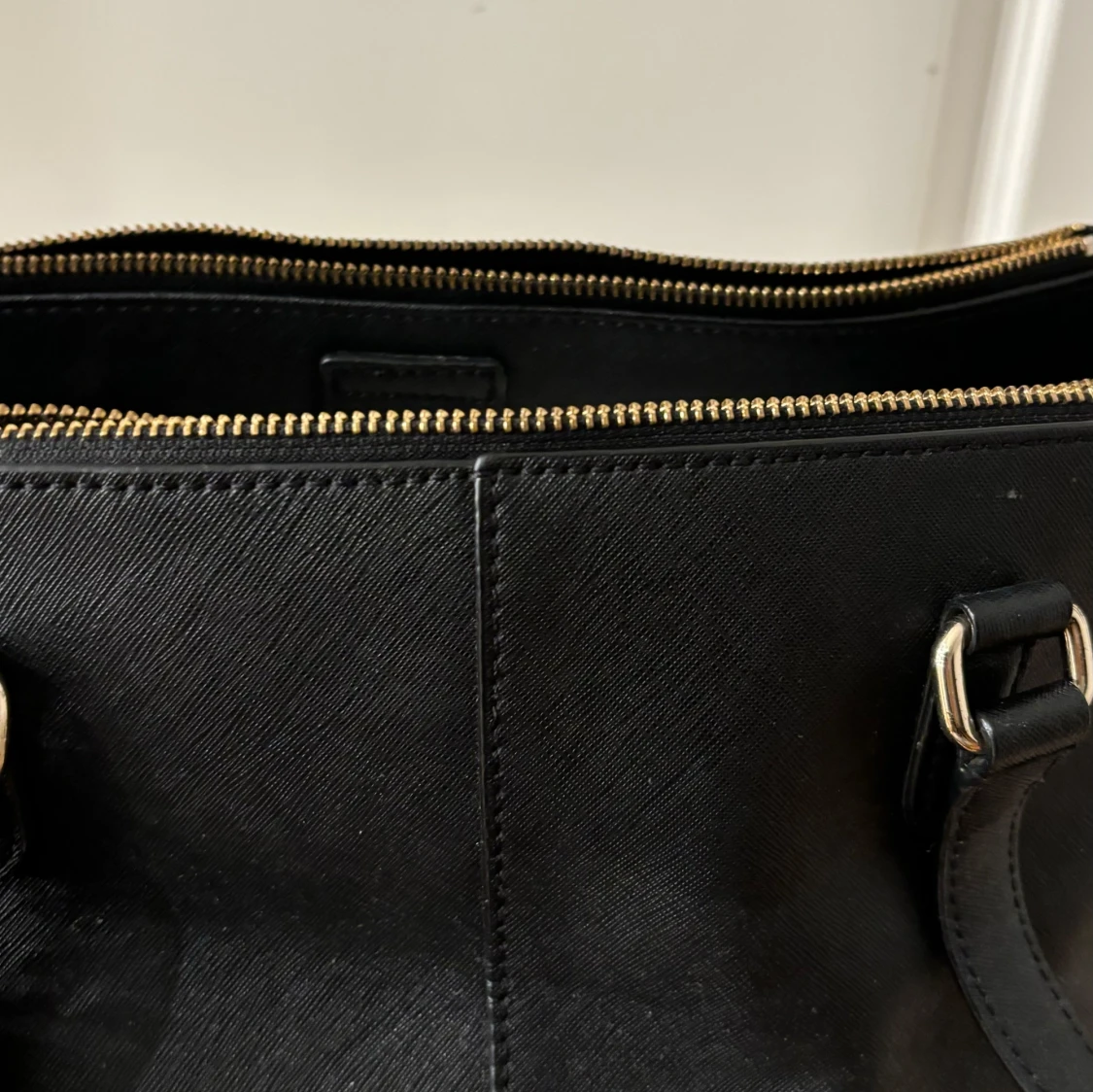 Svart axelväska från DKNY - 90