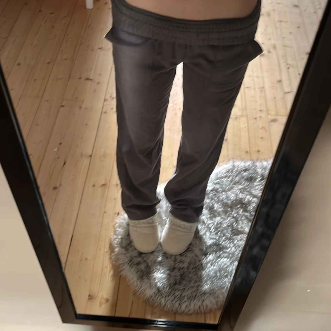 Grå mjukisbyxor från 157